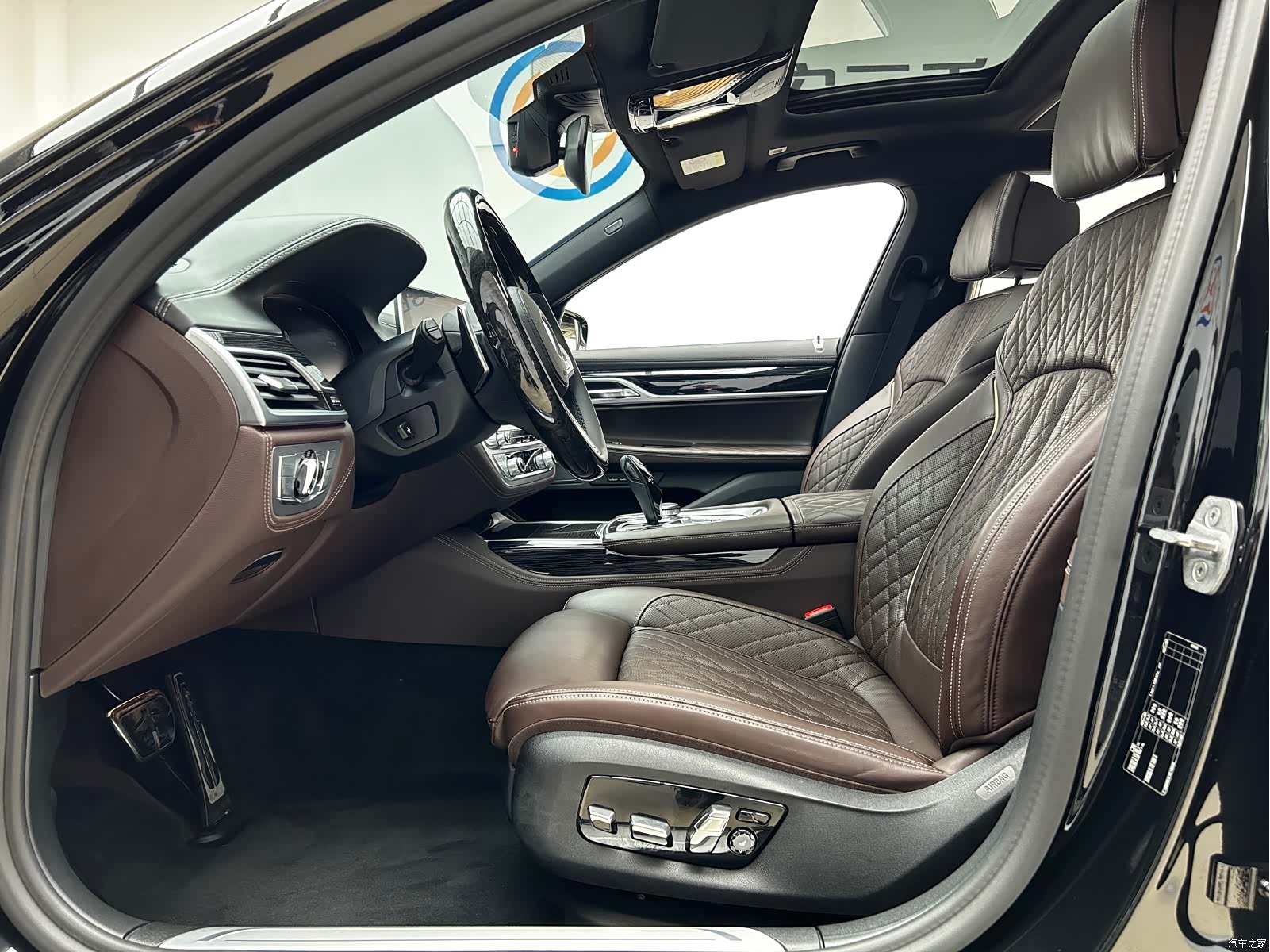 BMW 7 Series, 2021 все фото