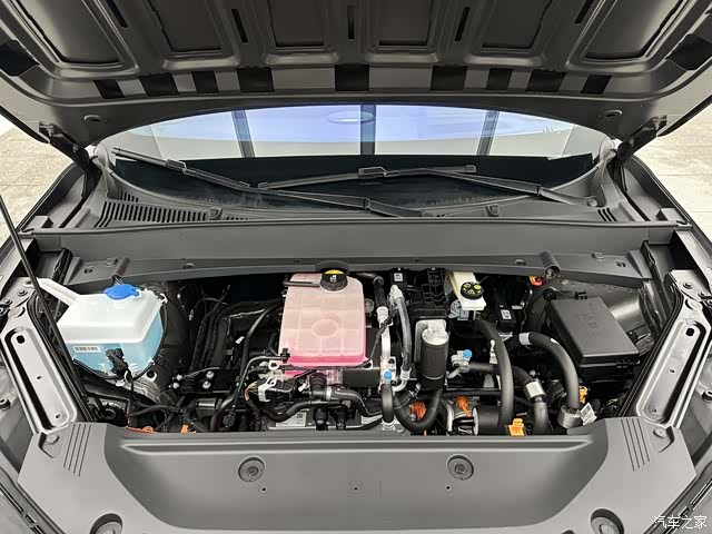 Geely Galaxy E5, 2025 17