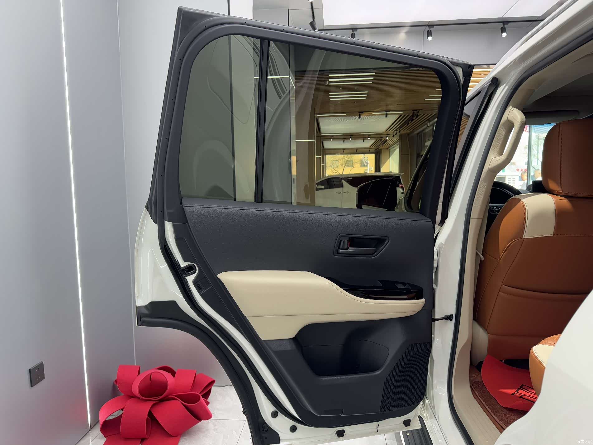 Toyota Land Cruiser, 2024 21