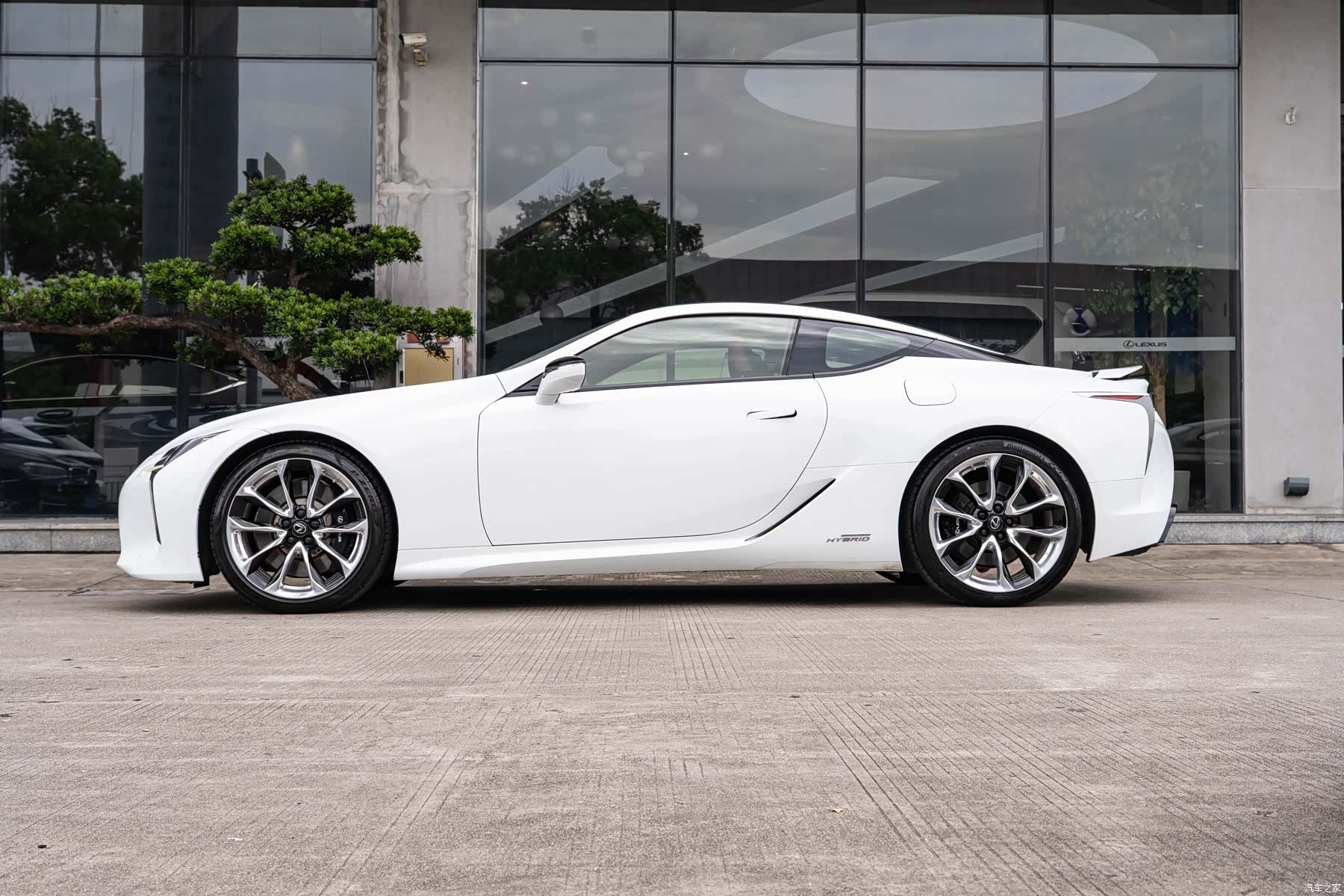 Lexus LC, 2019 4