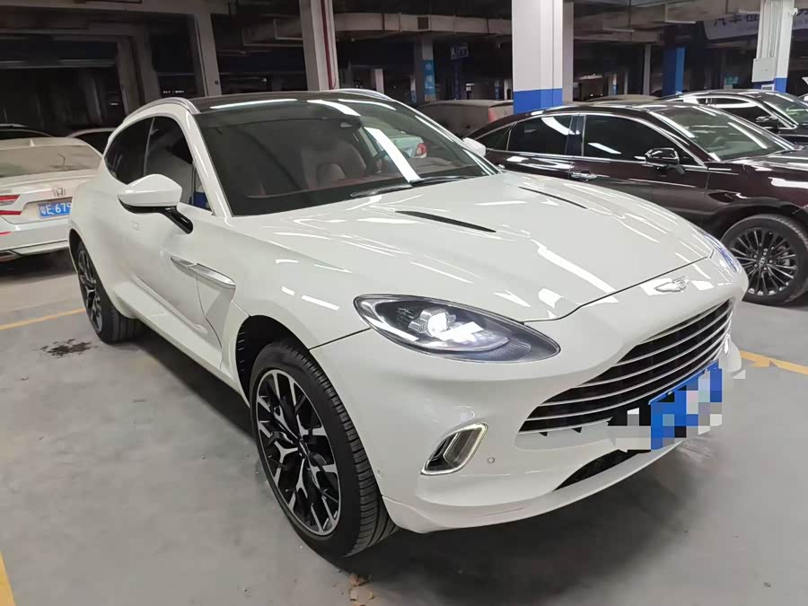 Aston Martin DBX 2021, фото 2