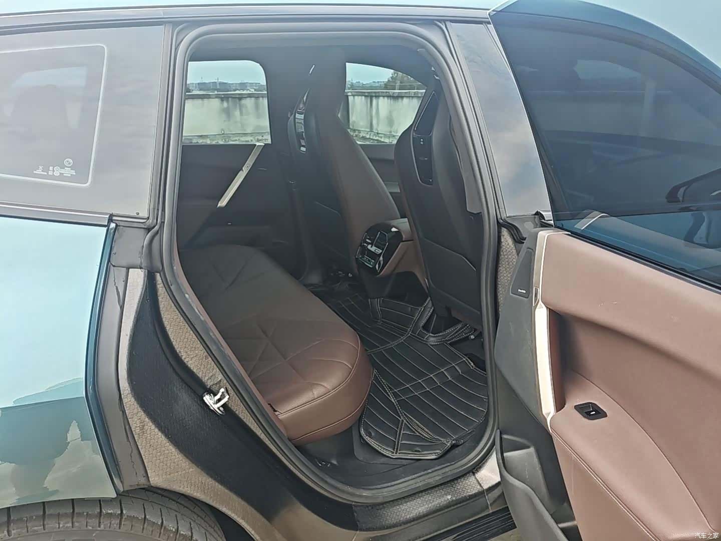 BMW iX, 2025 10