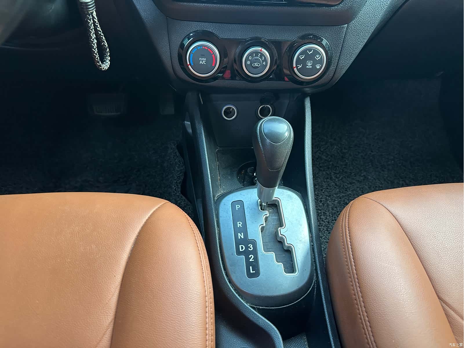 Kia K2, 2015 10