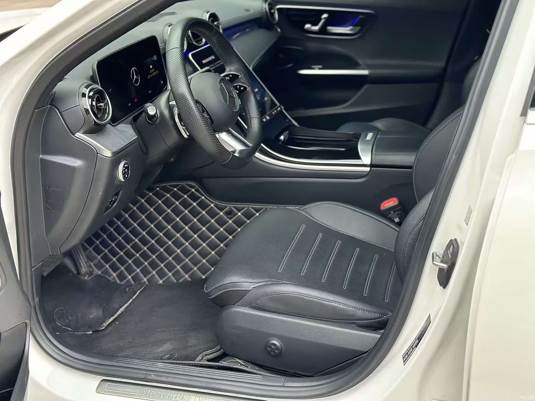 Mercedes-Benz C-Class, 2024 4