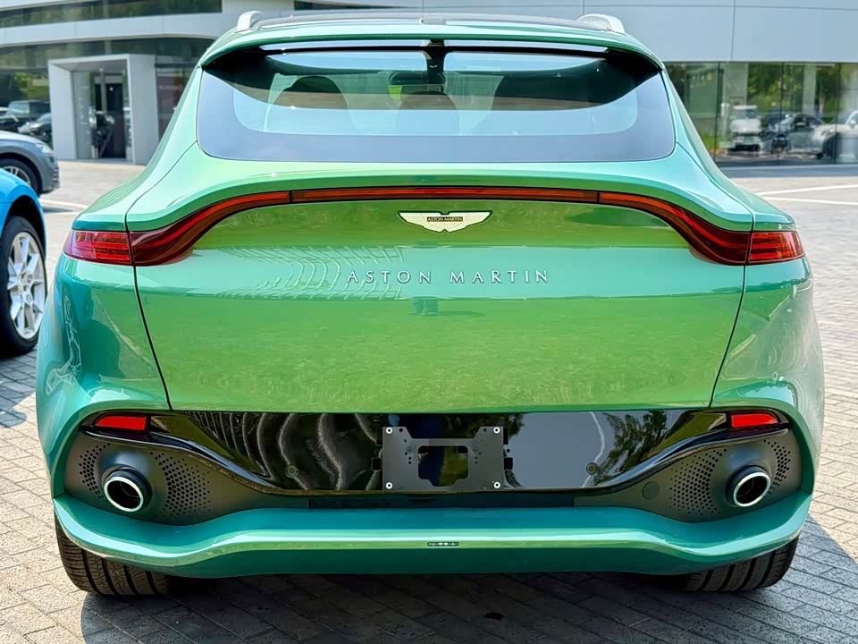 Aston Martin DBX Aston Martin DBX
