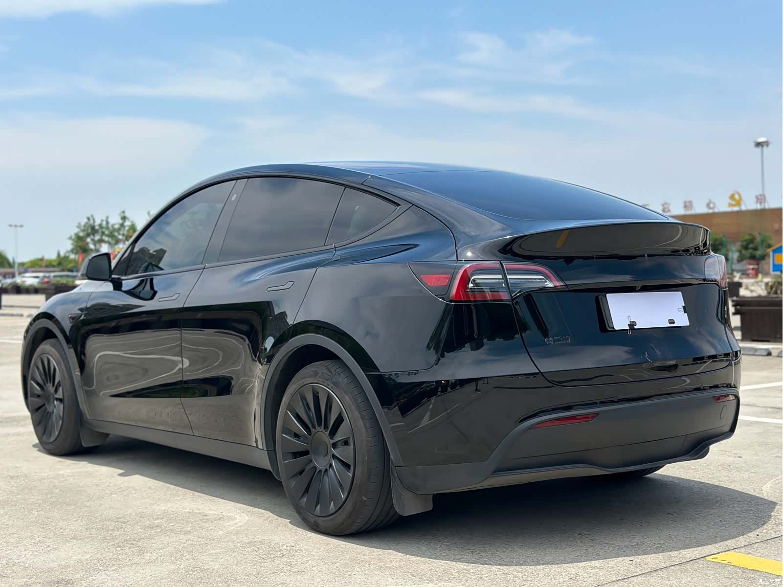 Tesla Model Y, 2024 4