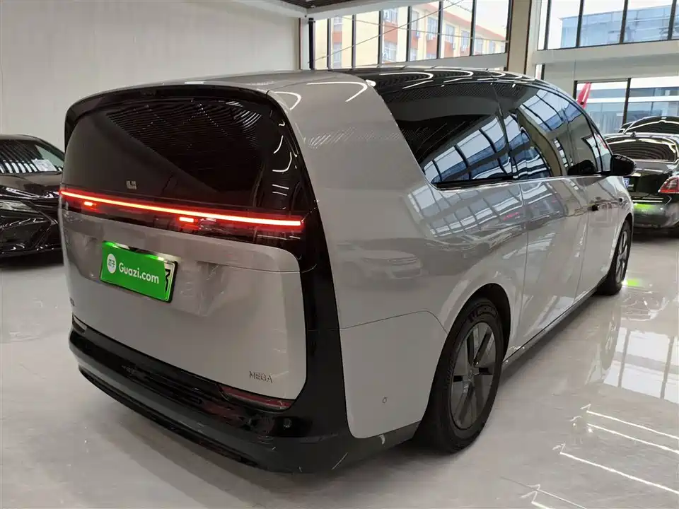 Li Auto Ideal MEGA