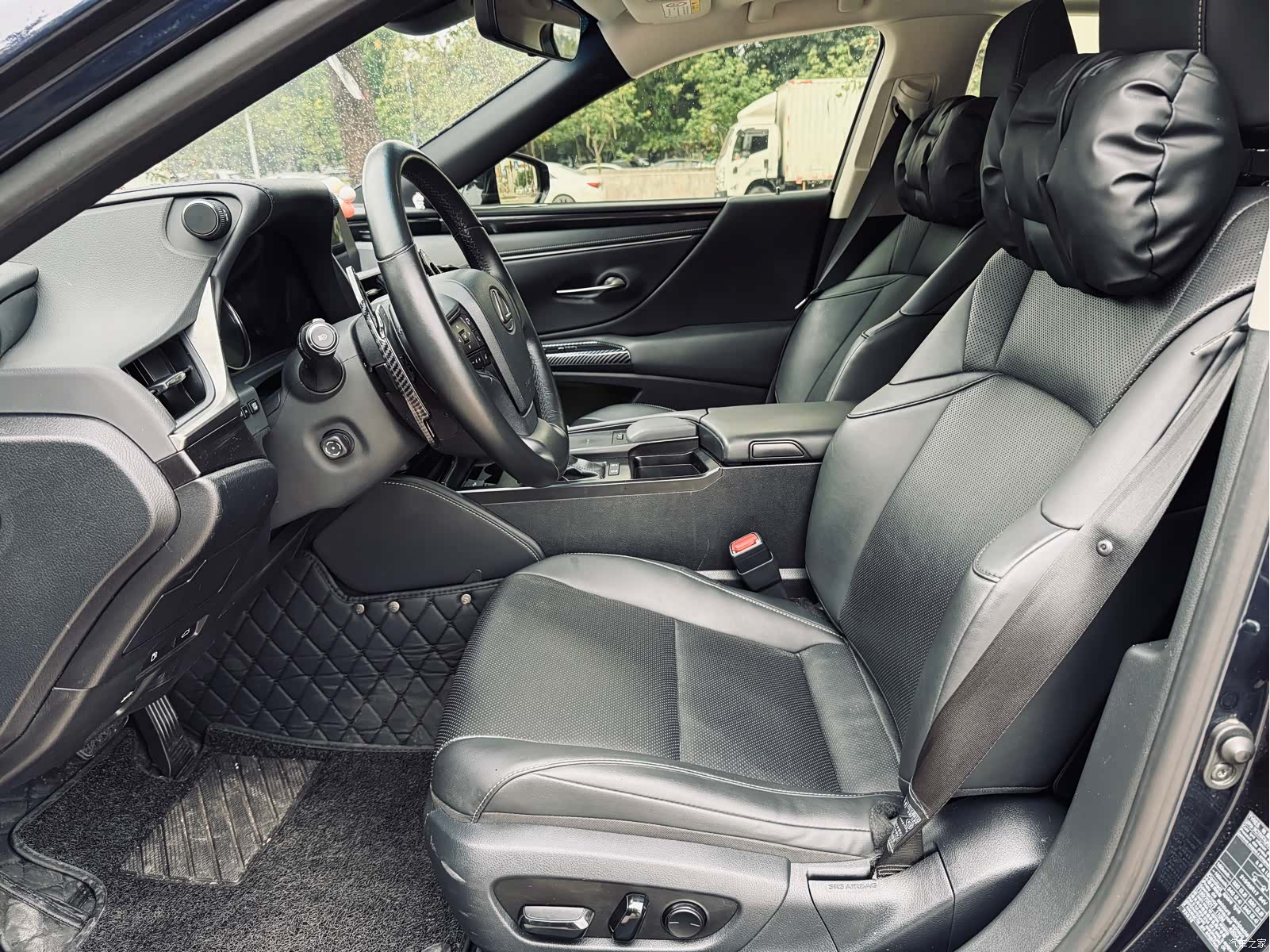 Lexus ES, 2019 19