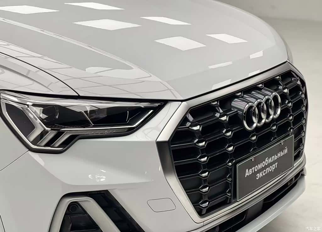 Audi Q3, 2022 все фото