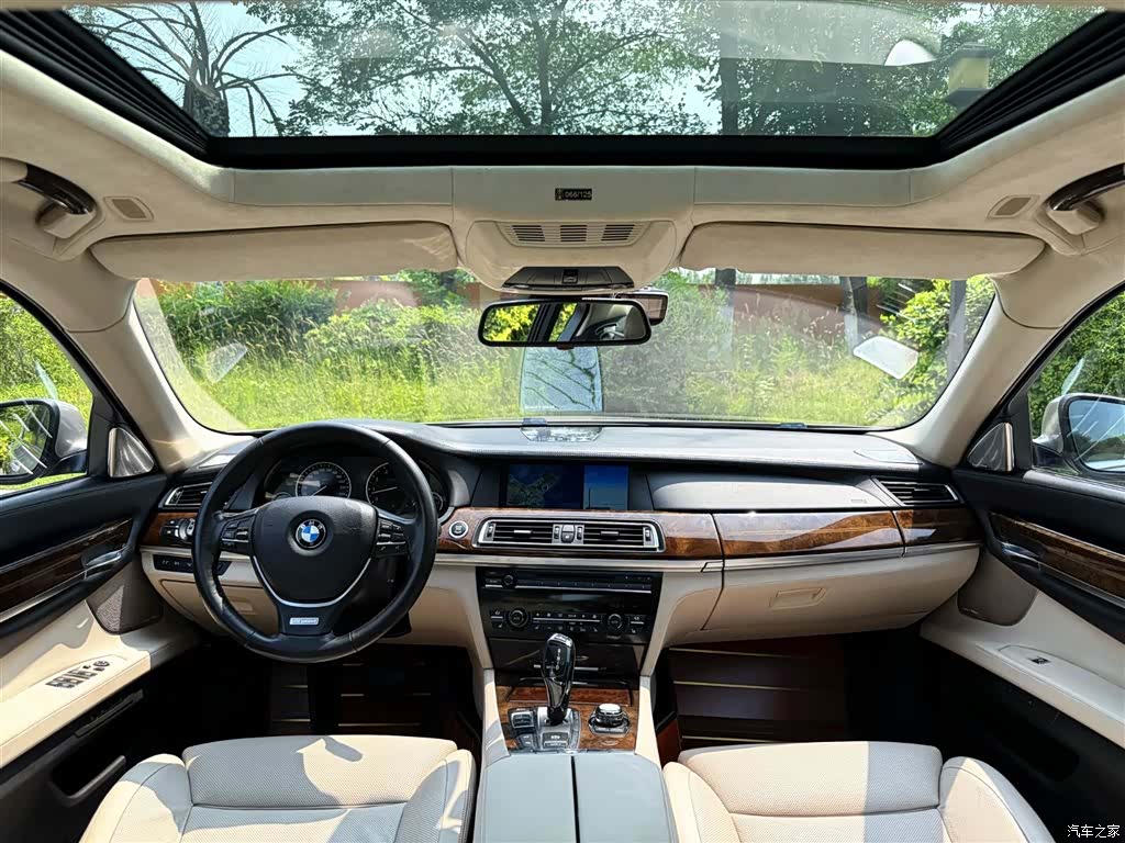 BMW 7 Series, 2012 12