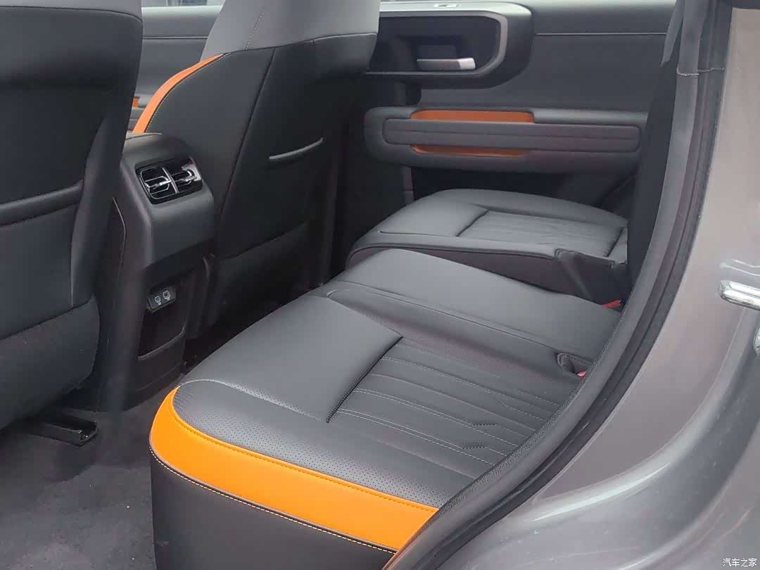 BAIC BJ40, 2025 14