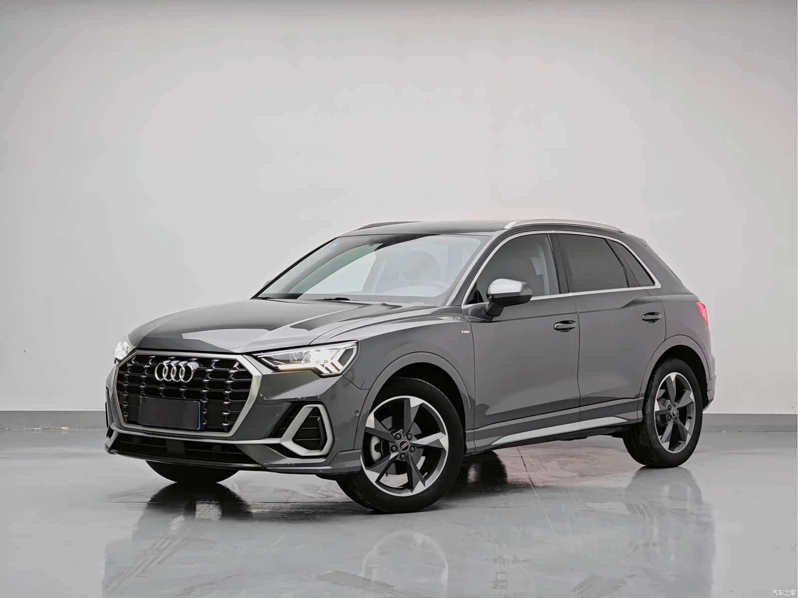 Audi Q3, 2023 1