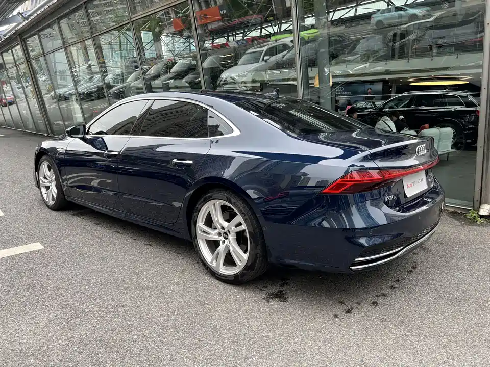 Audi A7L