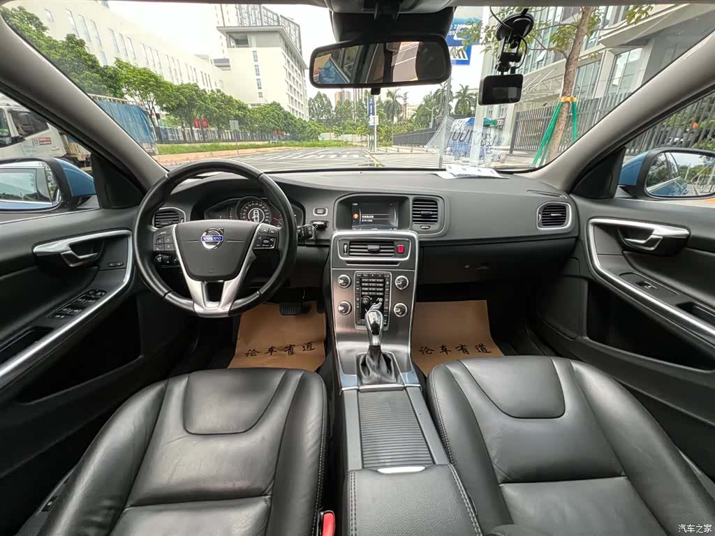 Volvo V60, 2015 все фото