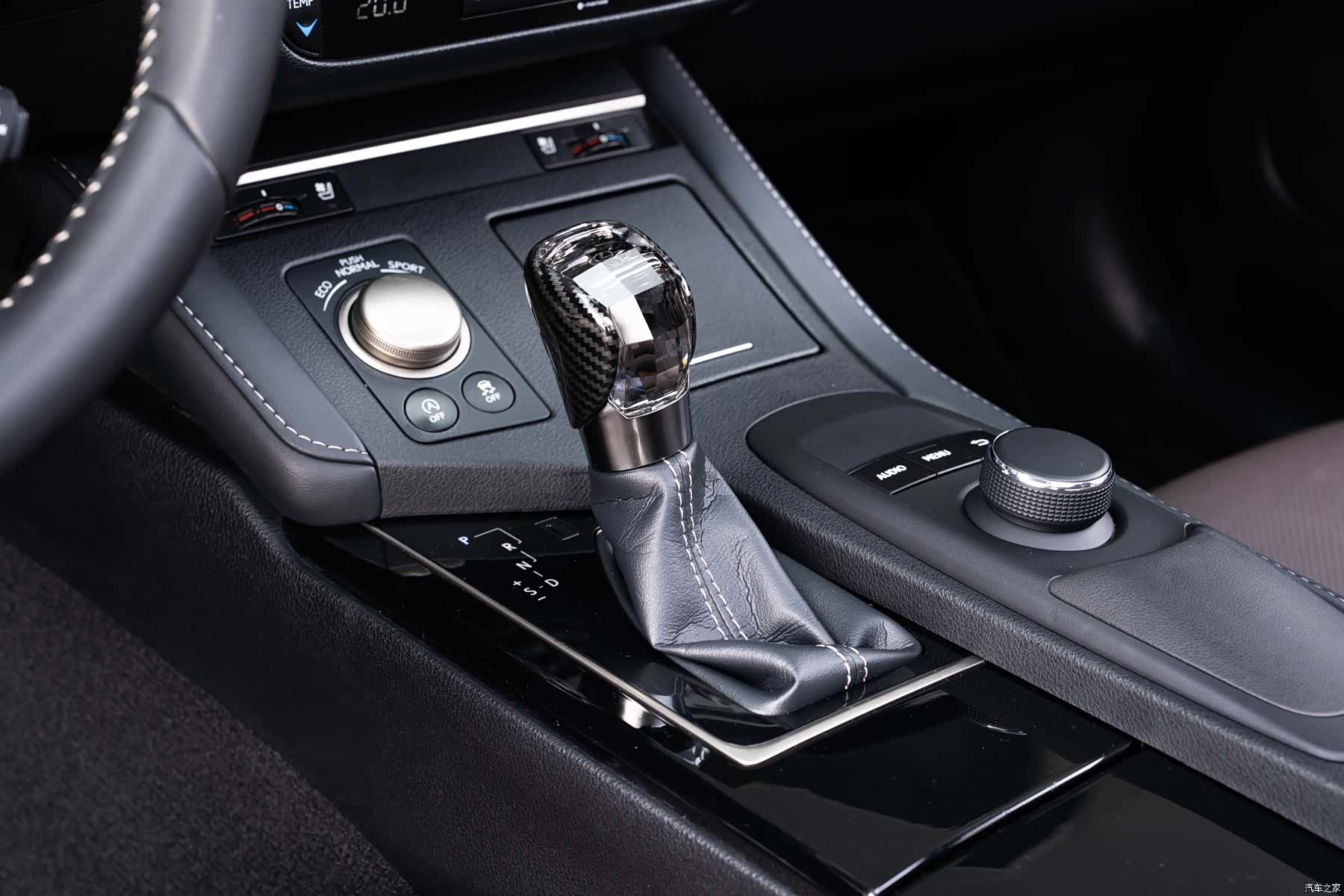 Lexus ES, 2018 16