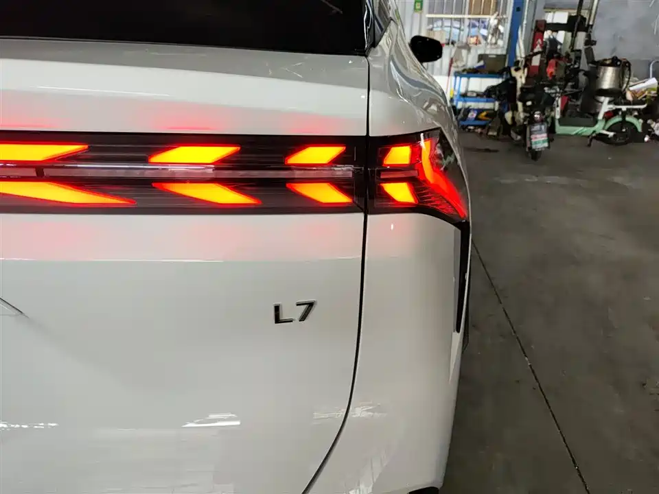 Geely Galaxy Galaxy L7