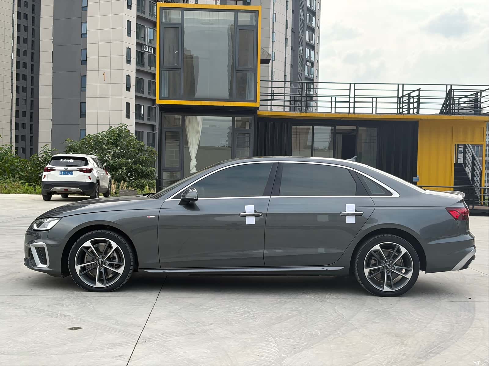 Audi A4L, 2022 4