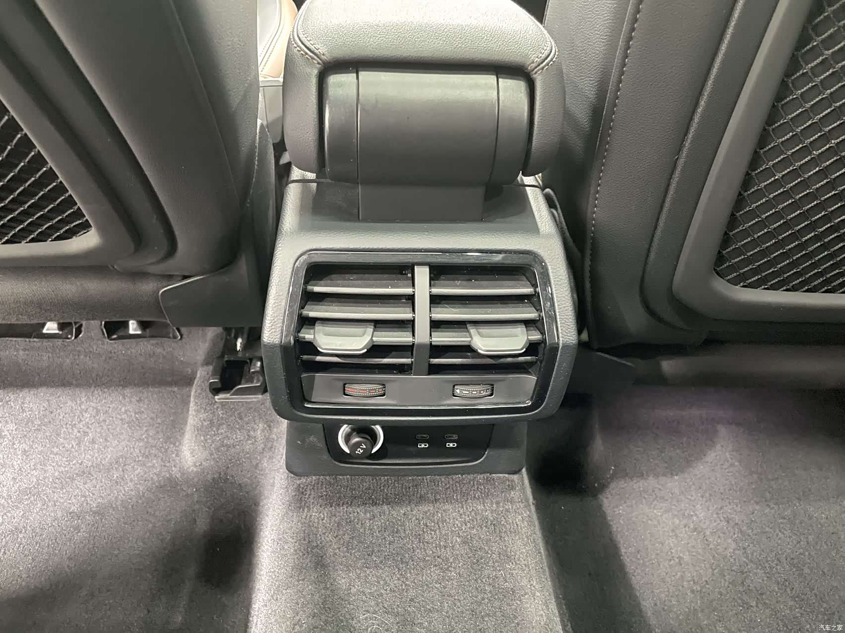 Audi Q3, 2022 11