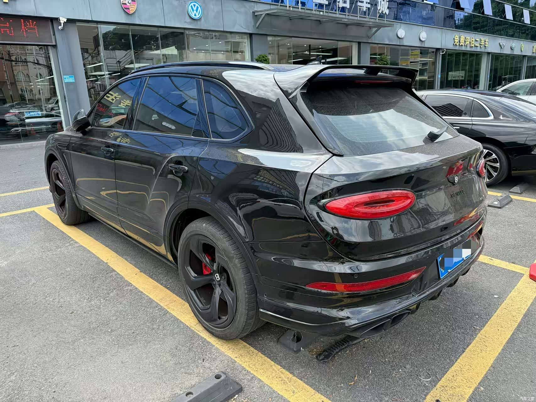 Bentley Bentayga, 2019 9
