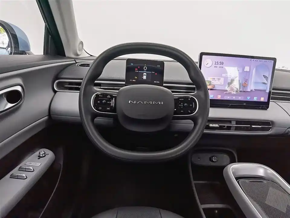 Dongfeng Nammi Nano 01