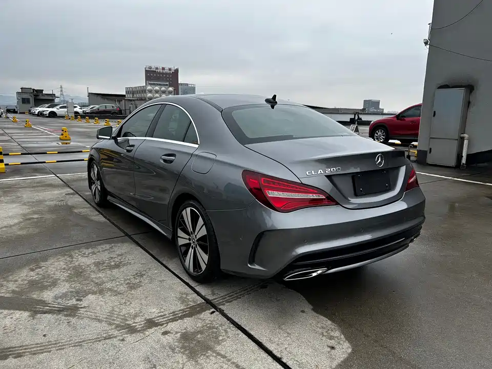 Mercedes-Benz CLA