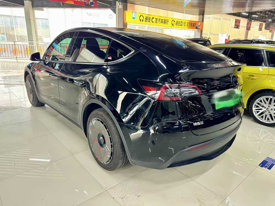 Tesla Model Y Tesla Model Y