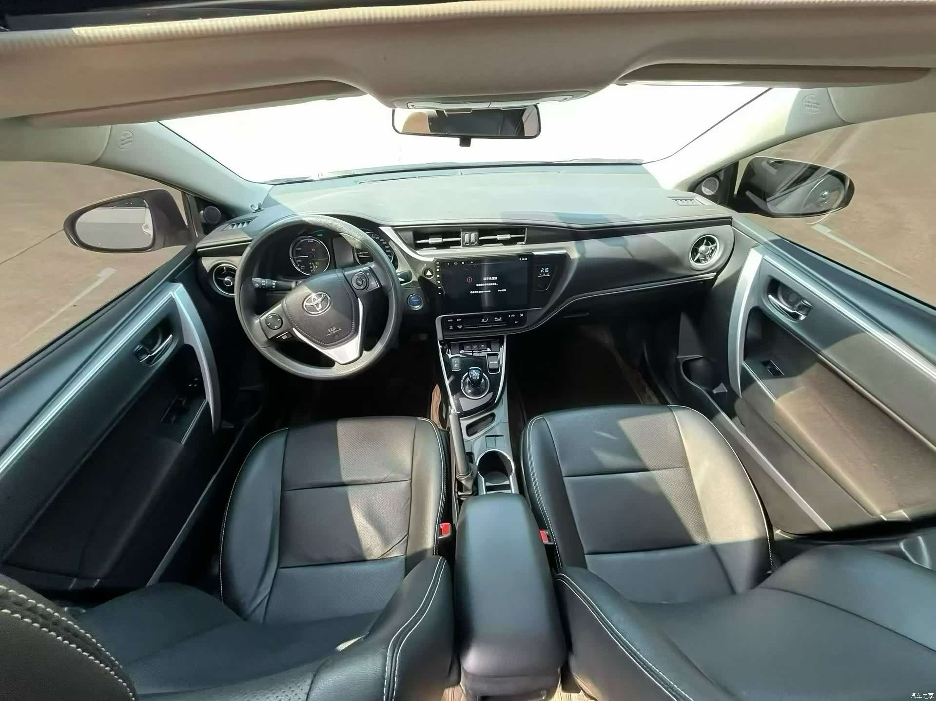 Toyota Corolla, 2022 все фото