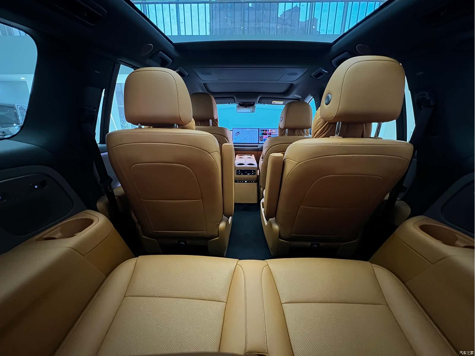 Li Auto i8, 2025 4