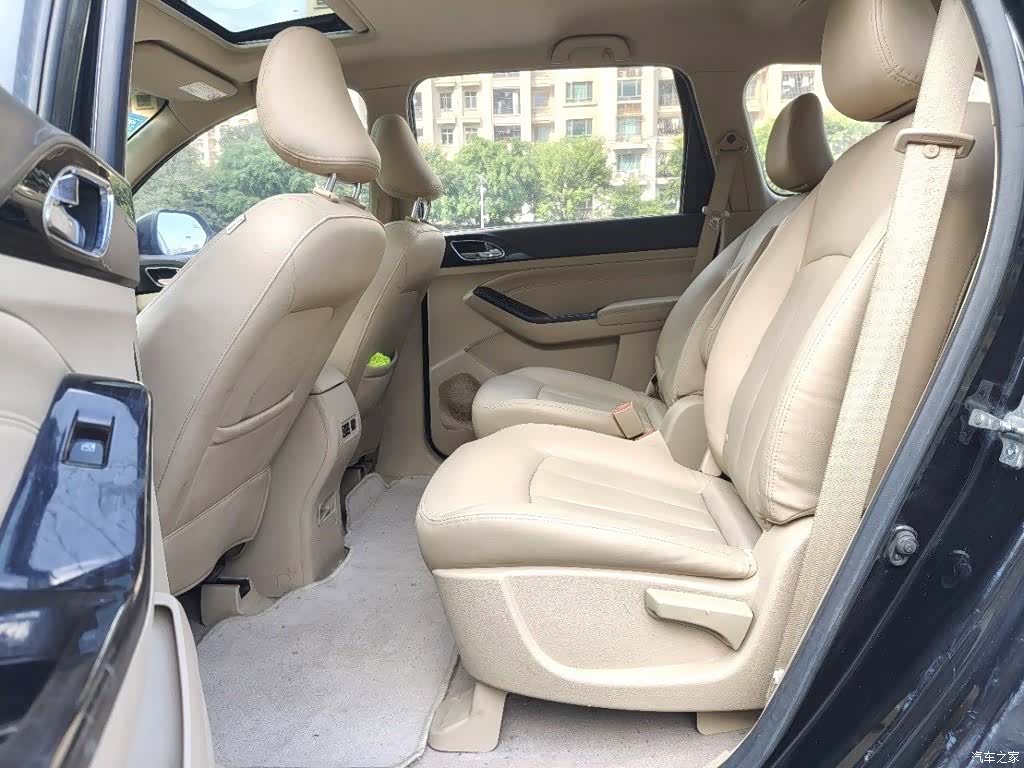 Wuling 730, 2015 все фото