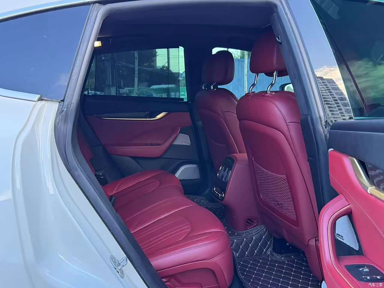 Maserati Levante, 2017 10