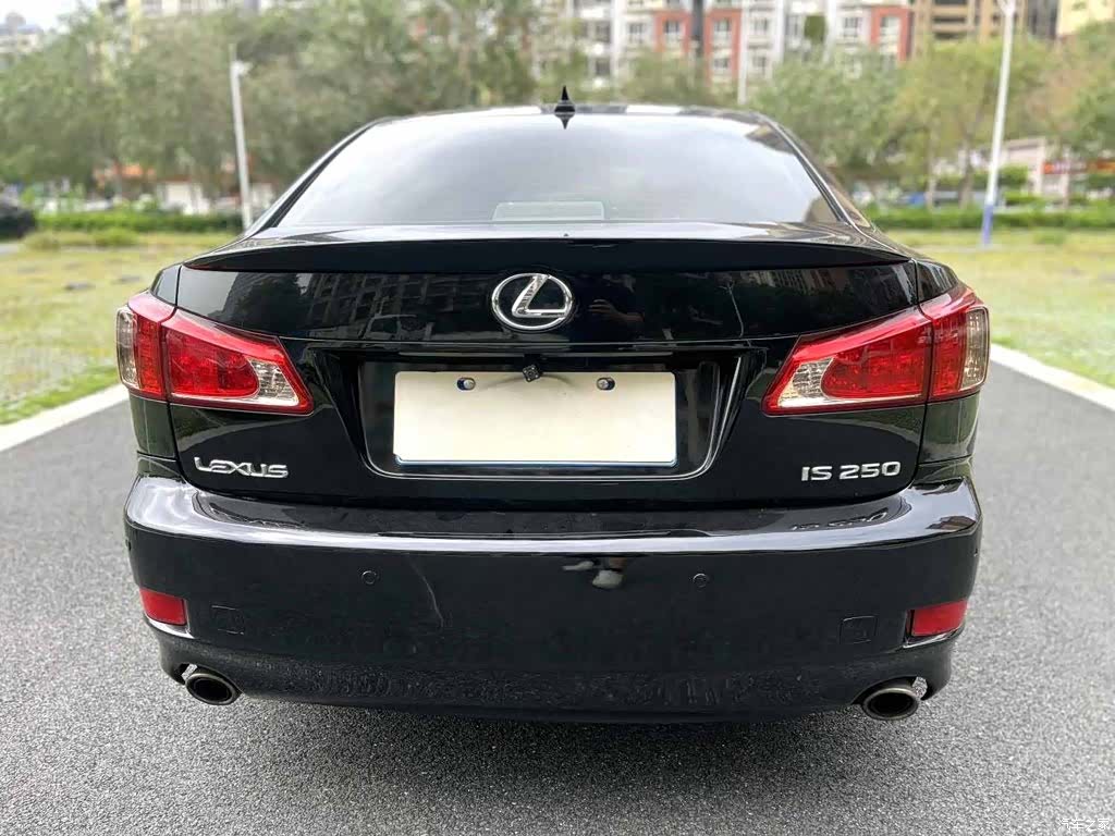 Lexus IS, 2012 8