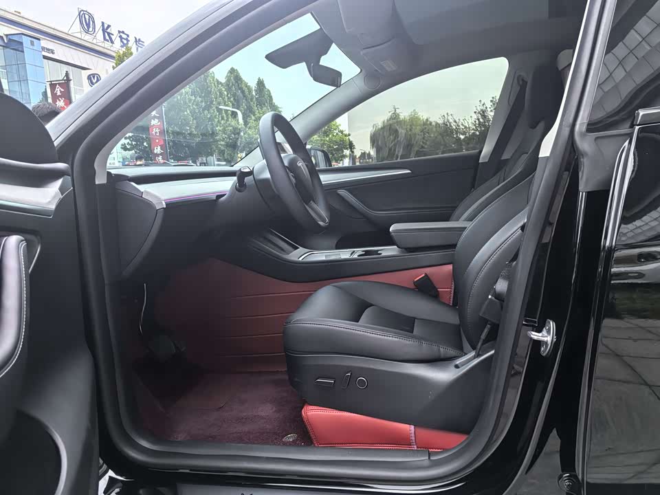 Tesla Model Y Tesla Model Y