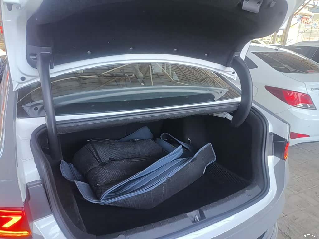 BYD Qin, 2022 15