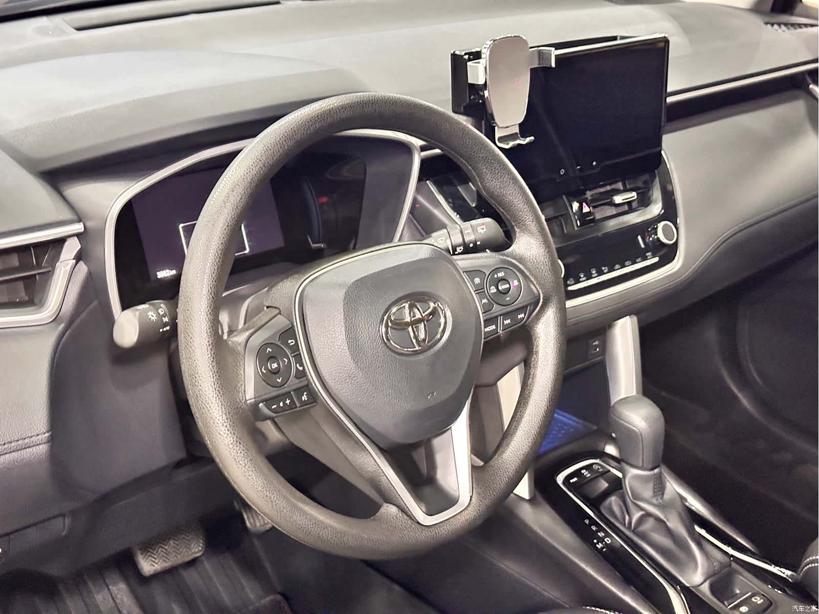 Toyota Frontlander, 2024 4