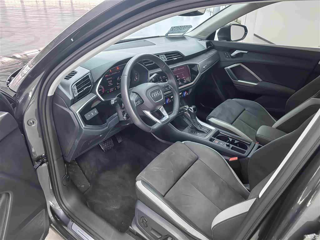 Audi Q3, 2023 10