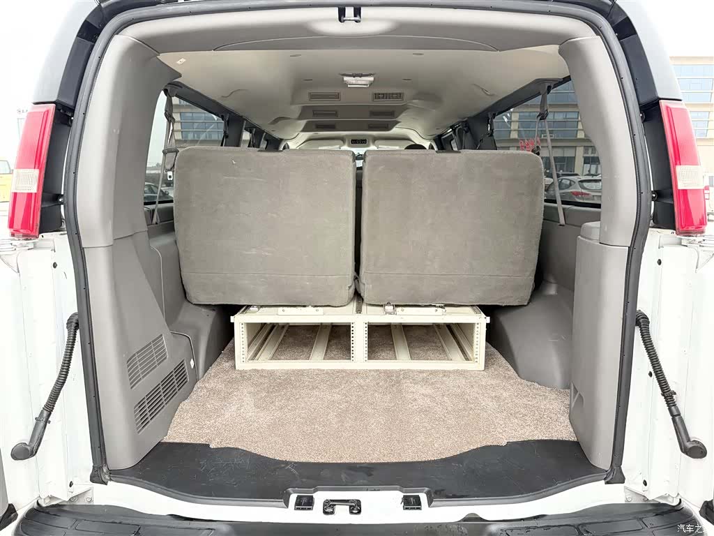GMC SAVANA, 2015 14