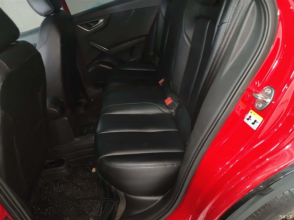 Audi Q2L, 2019 14