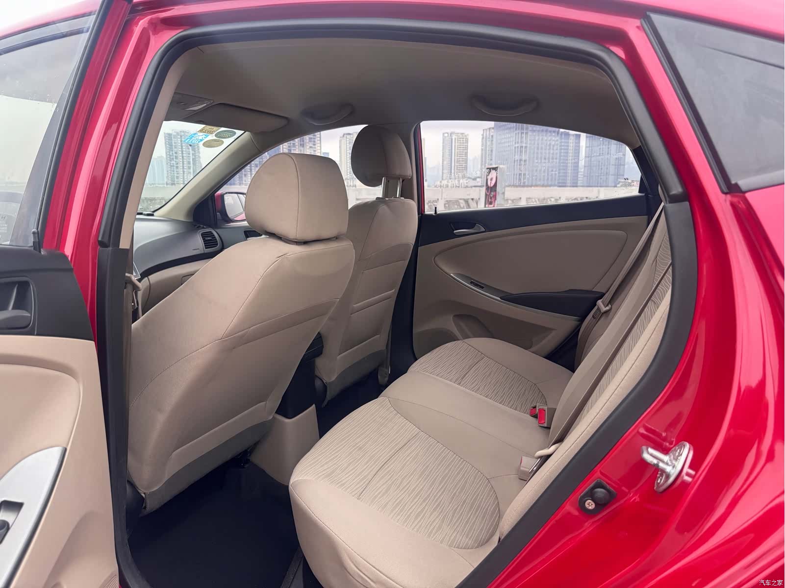 Hyundai GLS, 2015 14