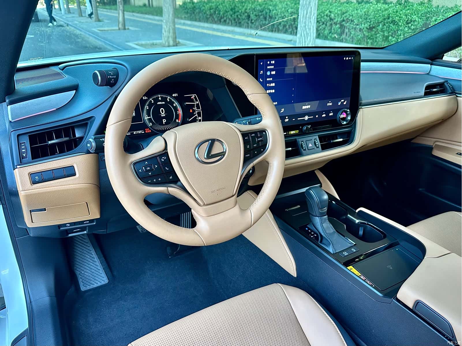 Lexus ES, 2025 11
