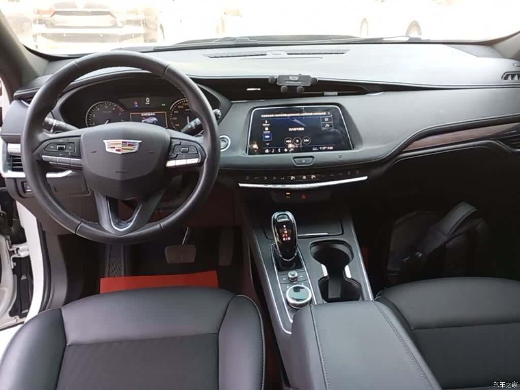 Cadillac XT4, 2020 10