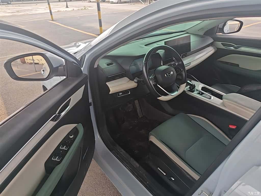 Geely Emgrand, 2023 16