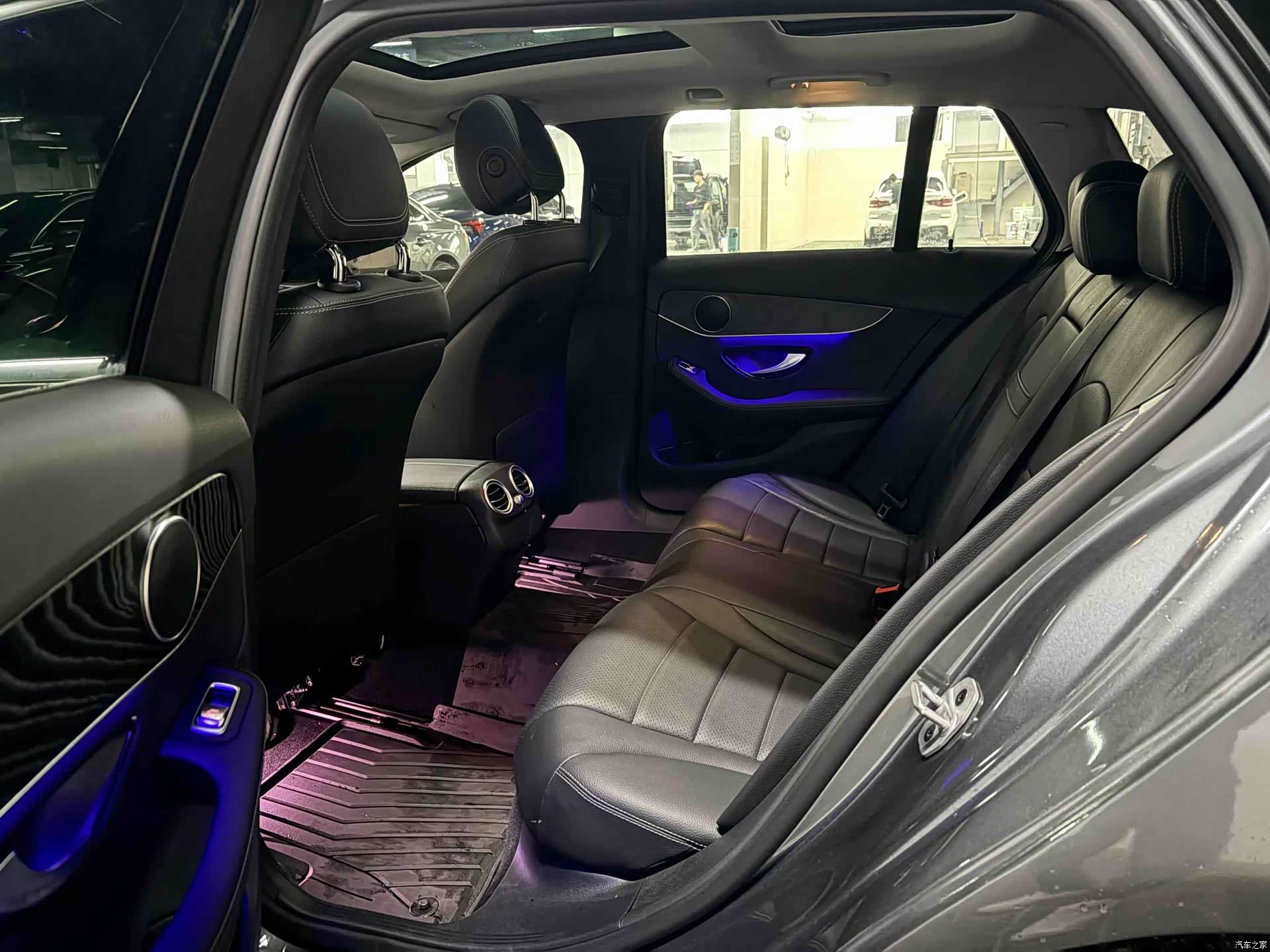 Mercedes-Benz C-Class, 2020 4