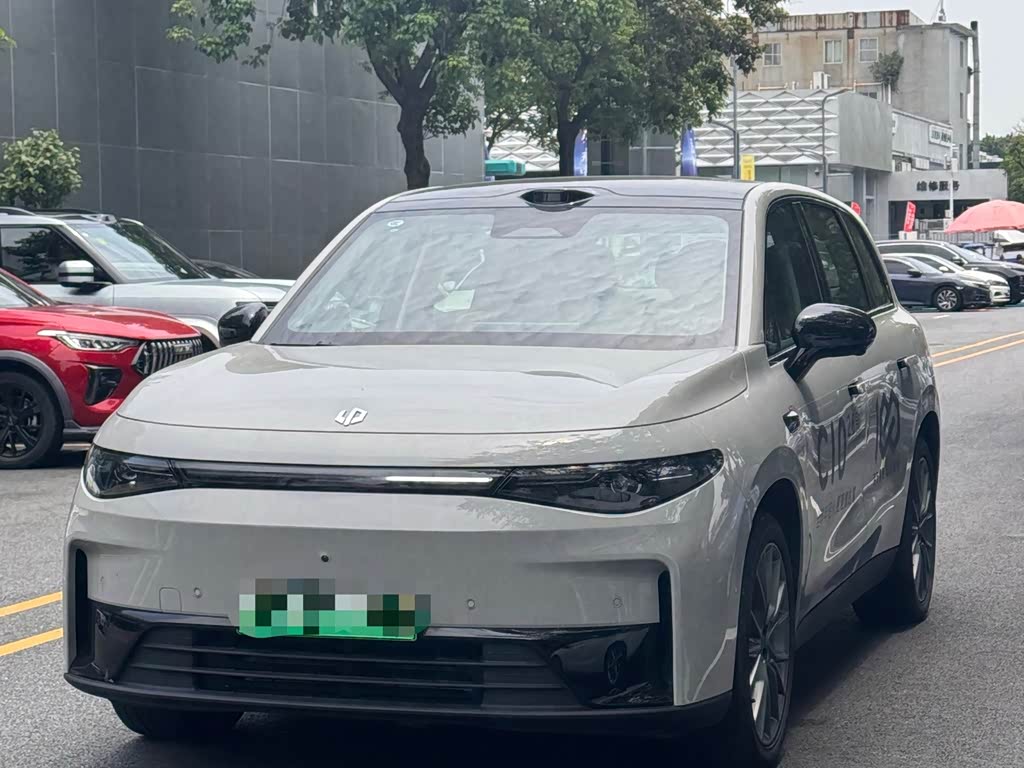 Leapmotor C10