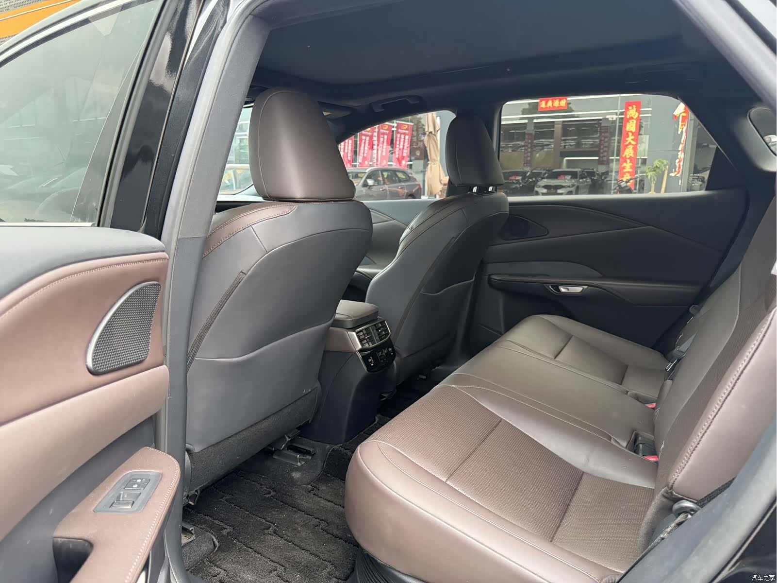 Lexus RX, 2024 4