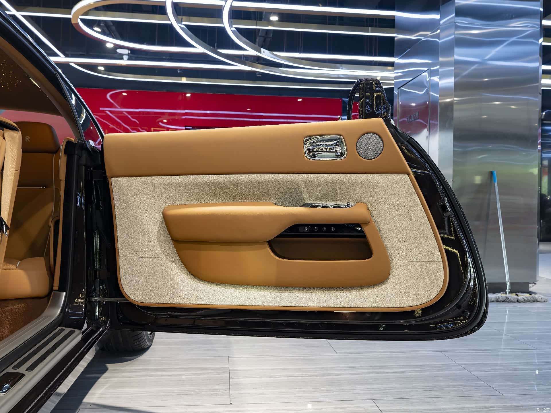Rolls-Royce Wraith, 2018 12