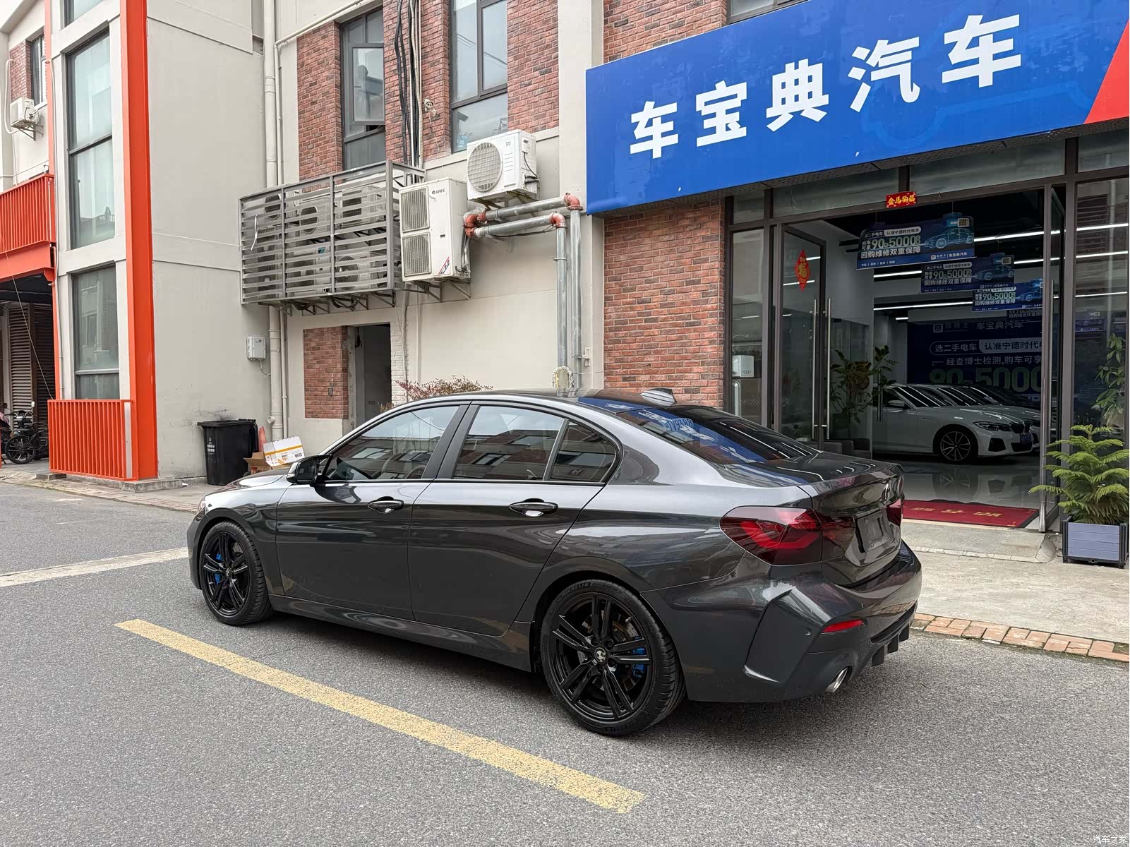 BMW 1 Series, 2023 все фото