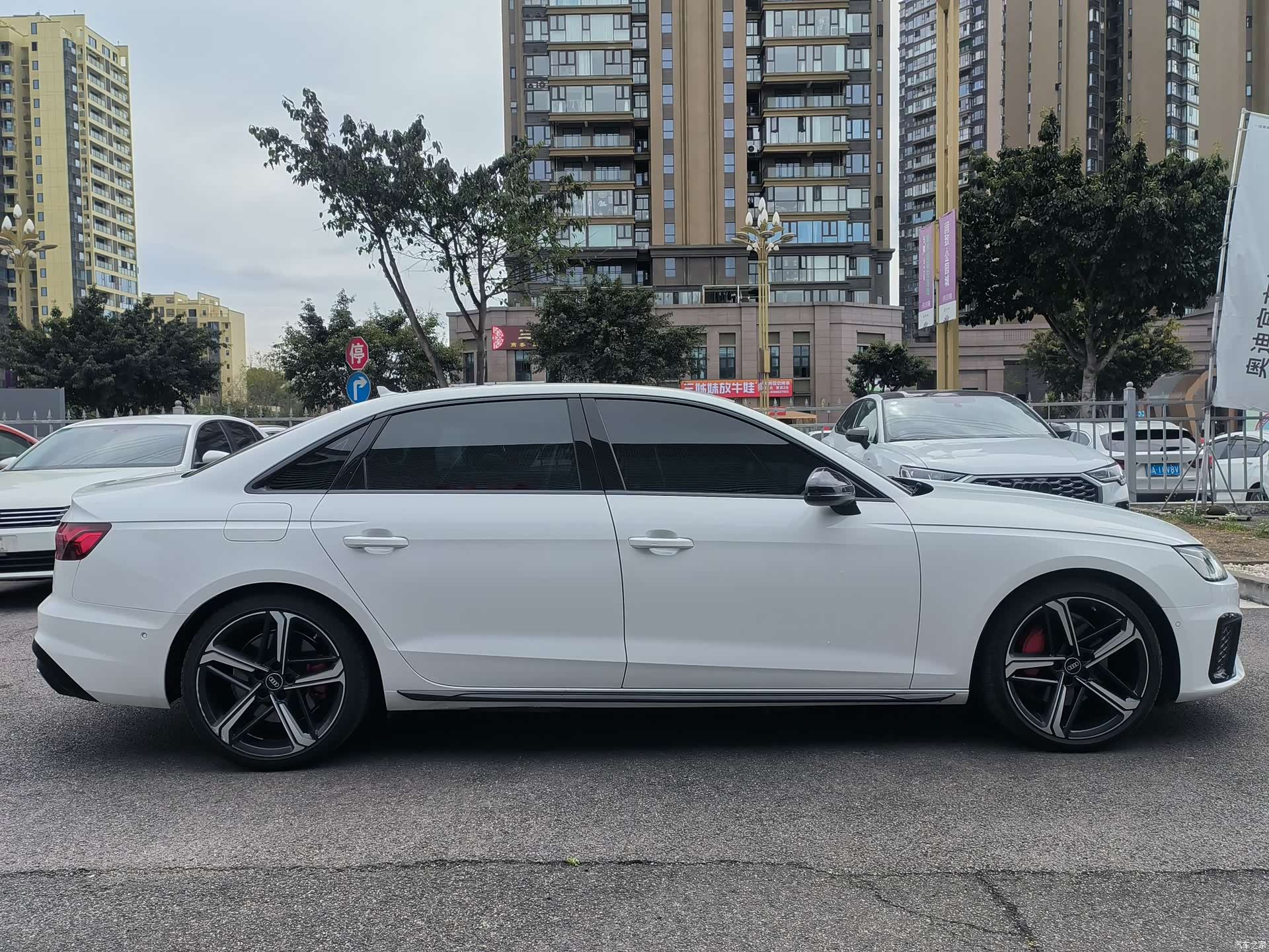 Audi A4L, 2022 3