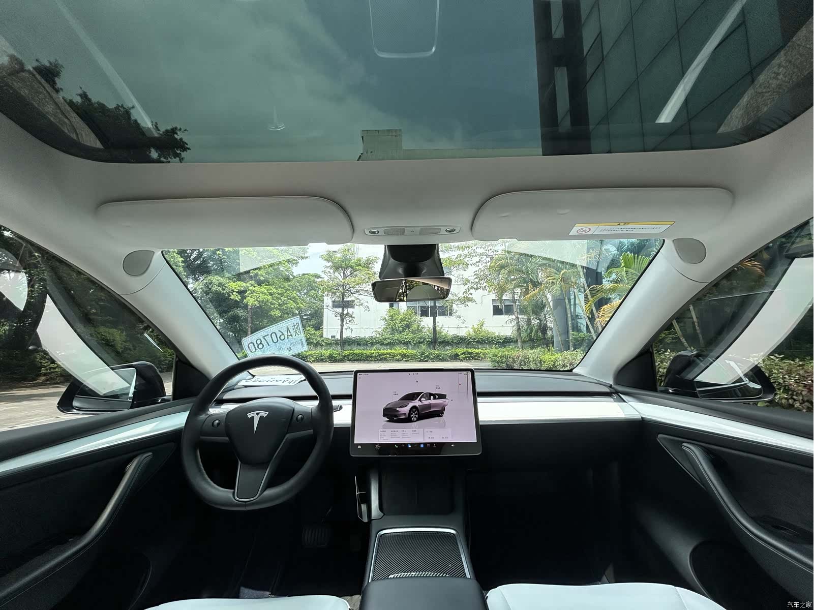 Tesla Model Y, 2022 18