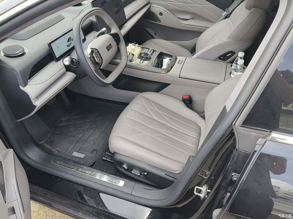 Geely 8, 2025 8