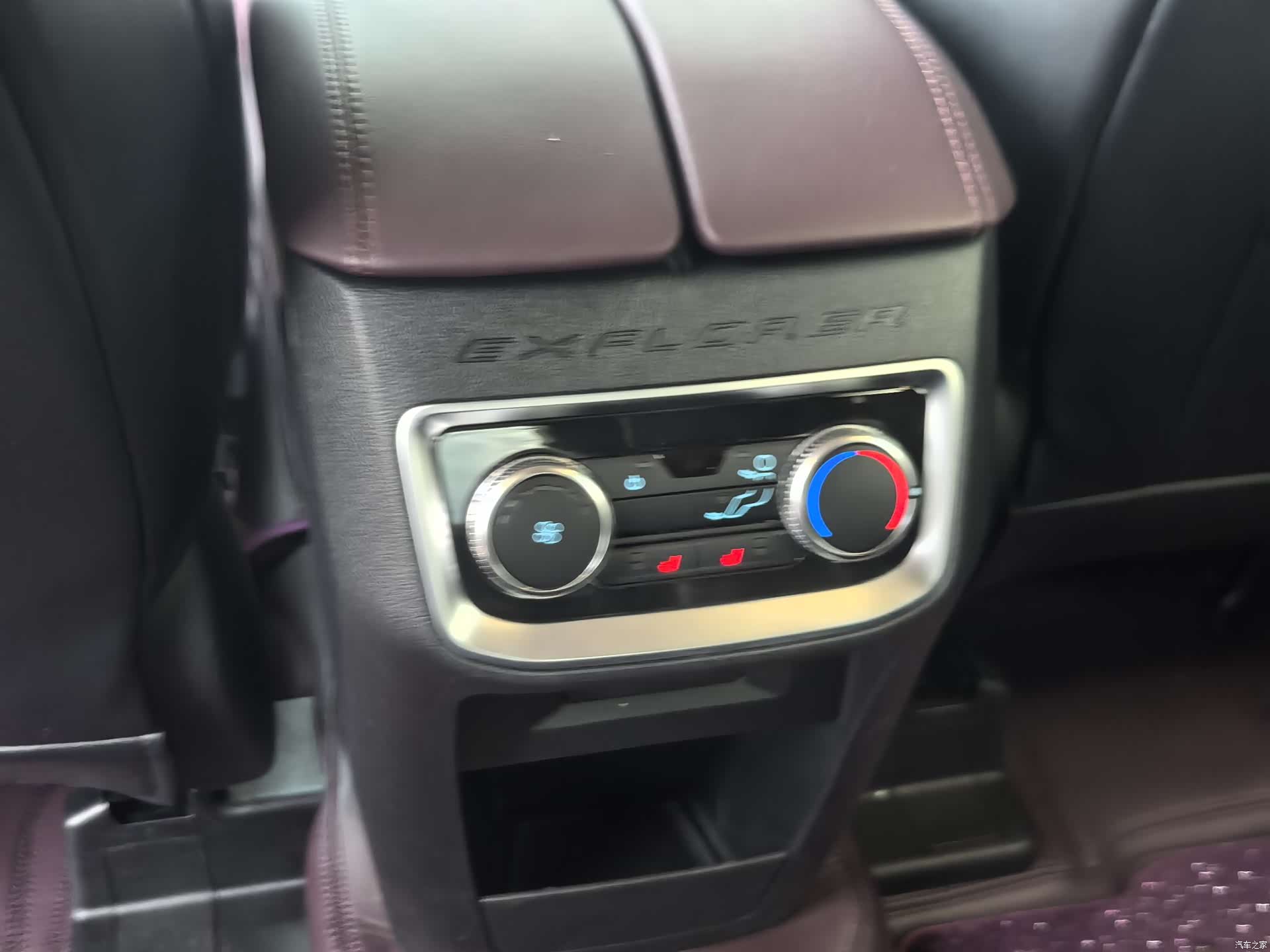 Ford Explorer, 2023 10